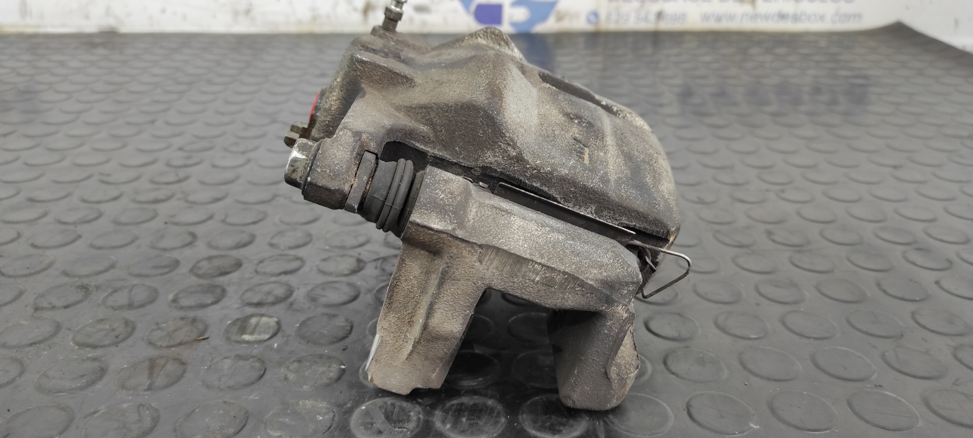 PINZA DE FRENO DELANTERA IZQUIERDA NISSAN QASHQAI (J11) - vista 4