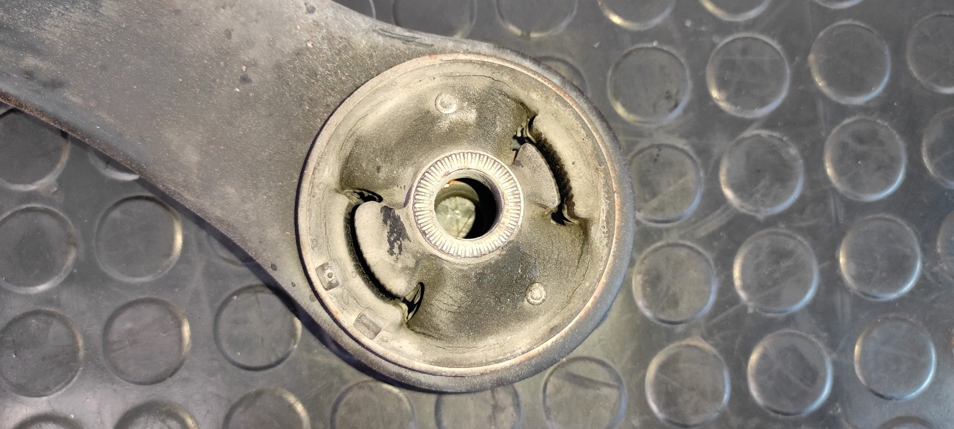 BRAZO IZQUIERDO INFERIOR DELANTERO TOYOTA COROLLA VERSO (R1) - vista 7