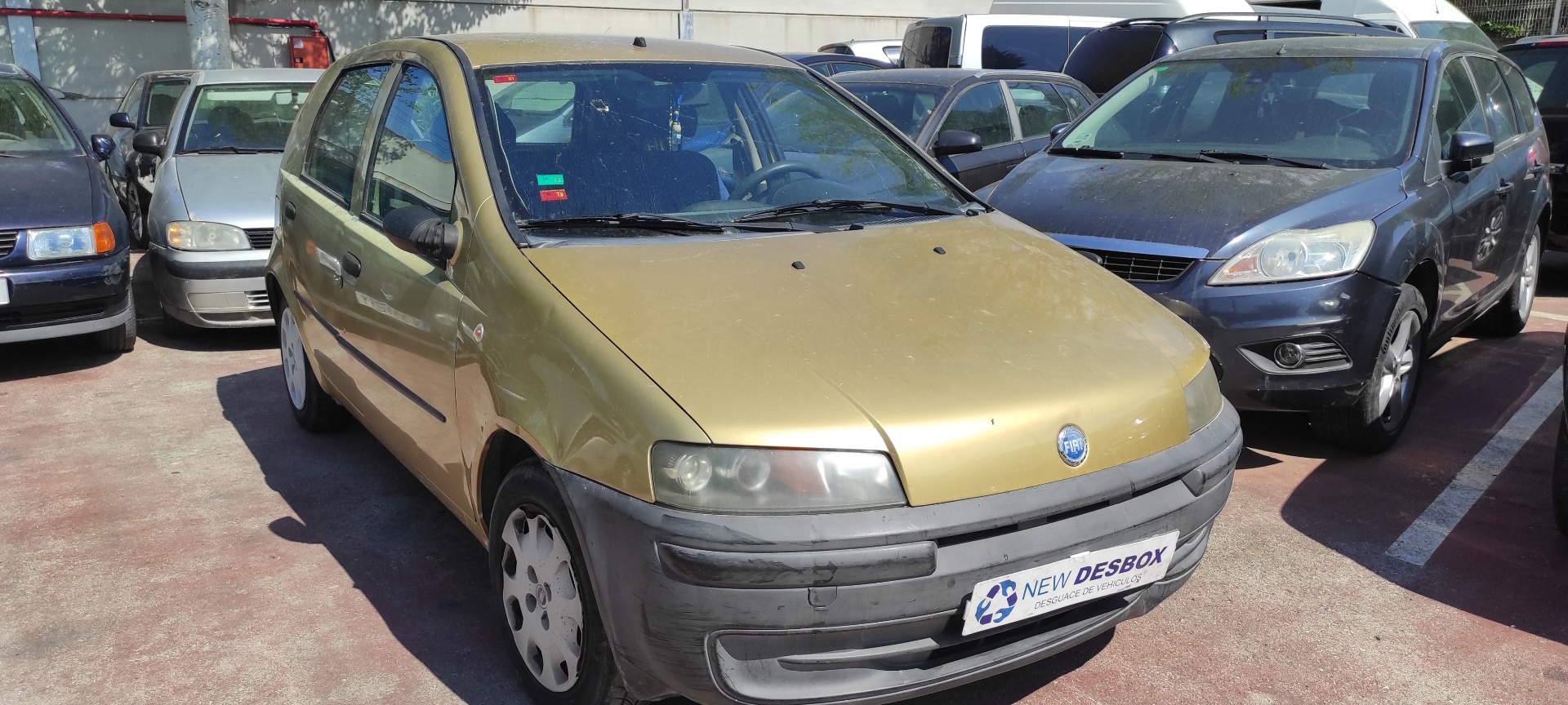 FIAT PUNTO BERLINA (176)