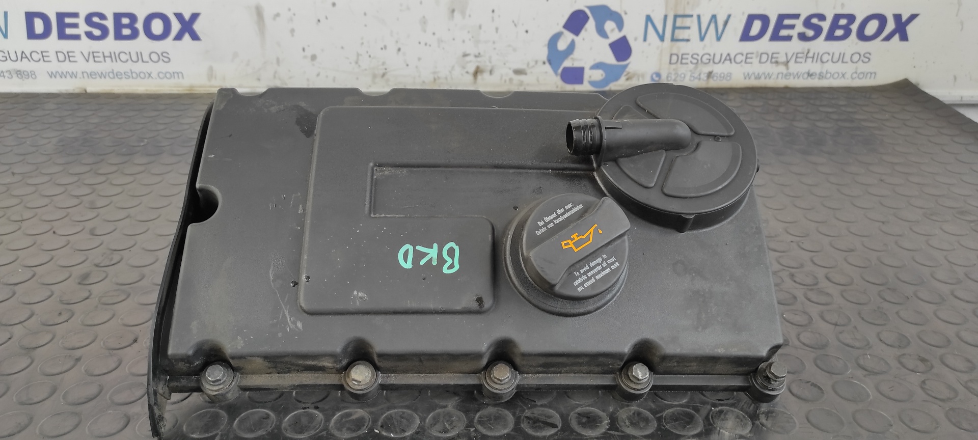 TAPA BALANCINES VOLKSWAGEN GOLF V BERLINA (1K1)