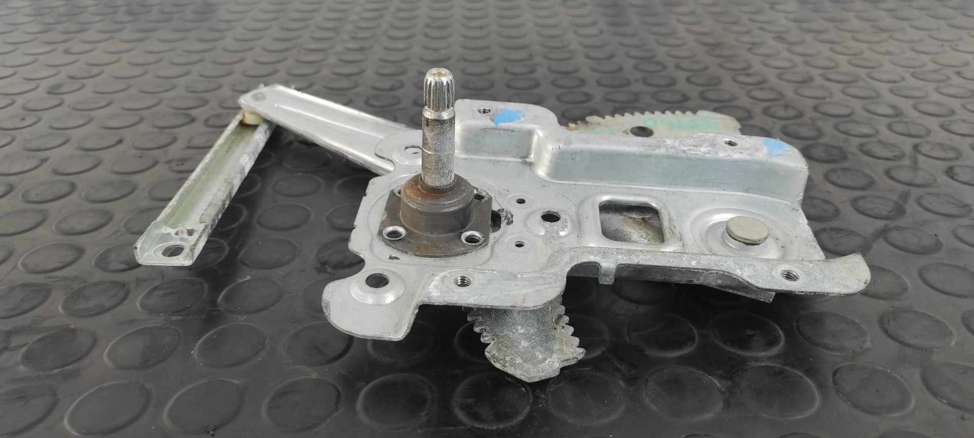 ELEVALUNAS TRASERO IZQUIERDO NISSAN MICRA (K12E) - vista 3