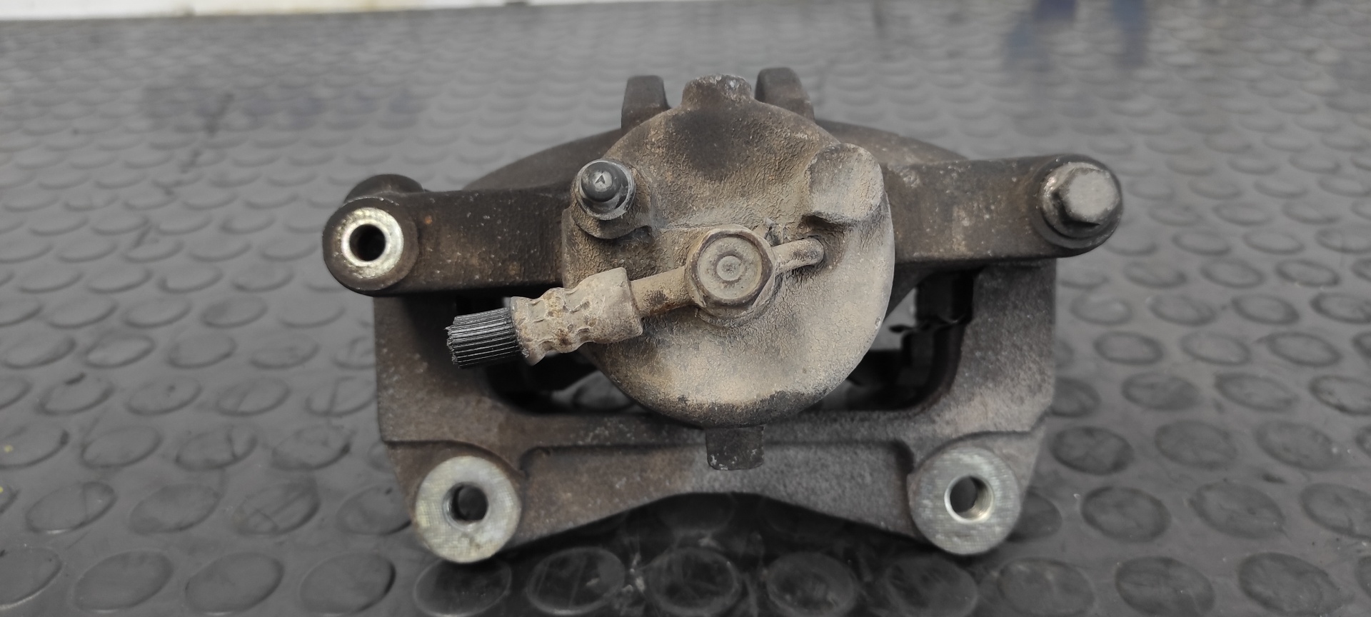 PINZA DE FRENO DELANTERA IZQUIERDA TOYOTA COROLLA (E12) - vista 7