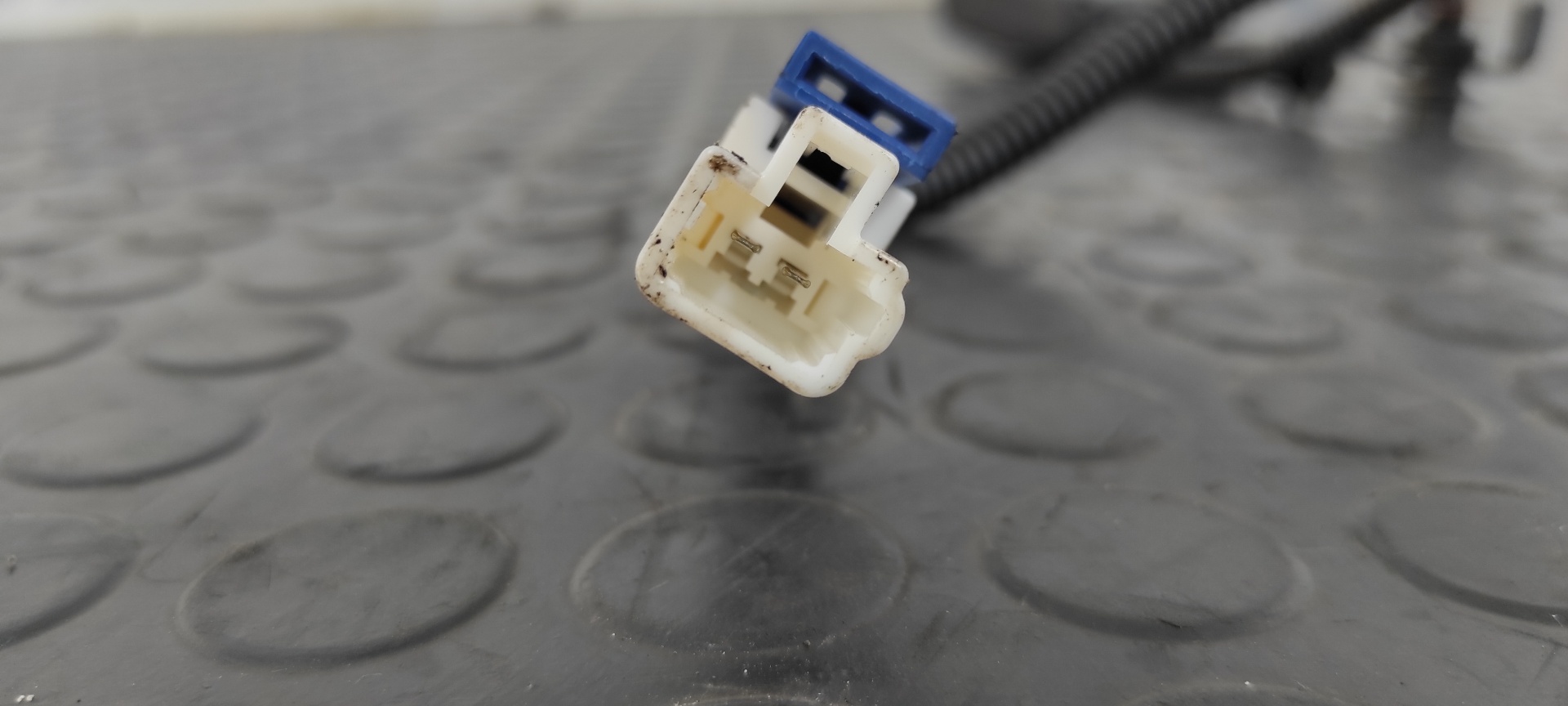 PRETENSOR AIRBAG DERECHO HYUNDAI I20 ACTIVE - vista 2