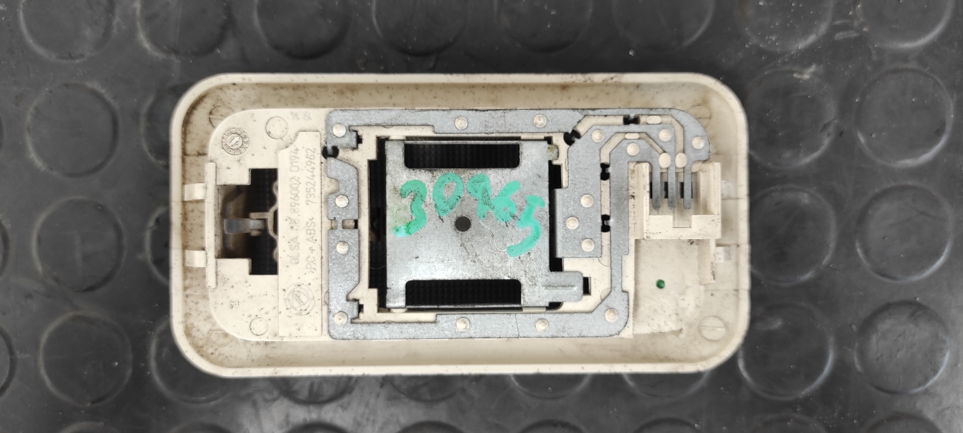 LUZ INTERIOR FIAT 500 CABRIO (150) - vista 2