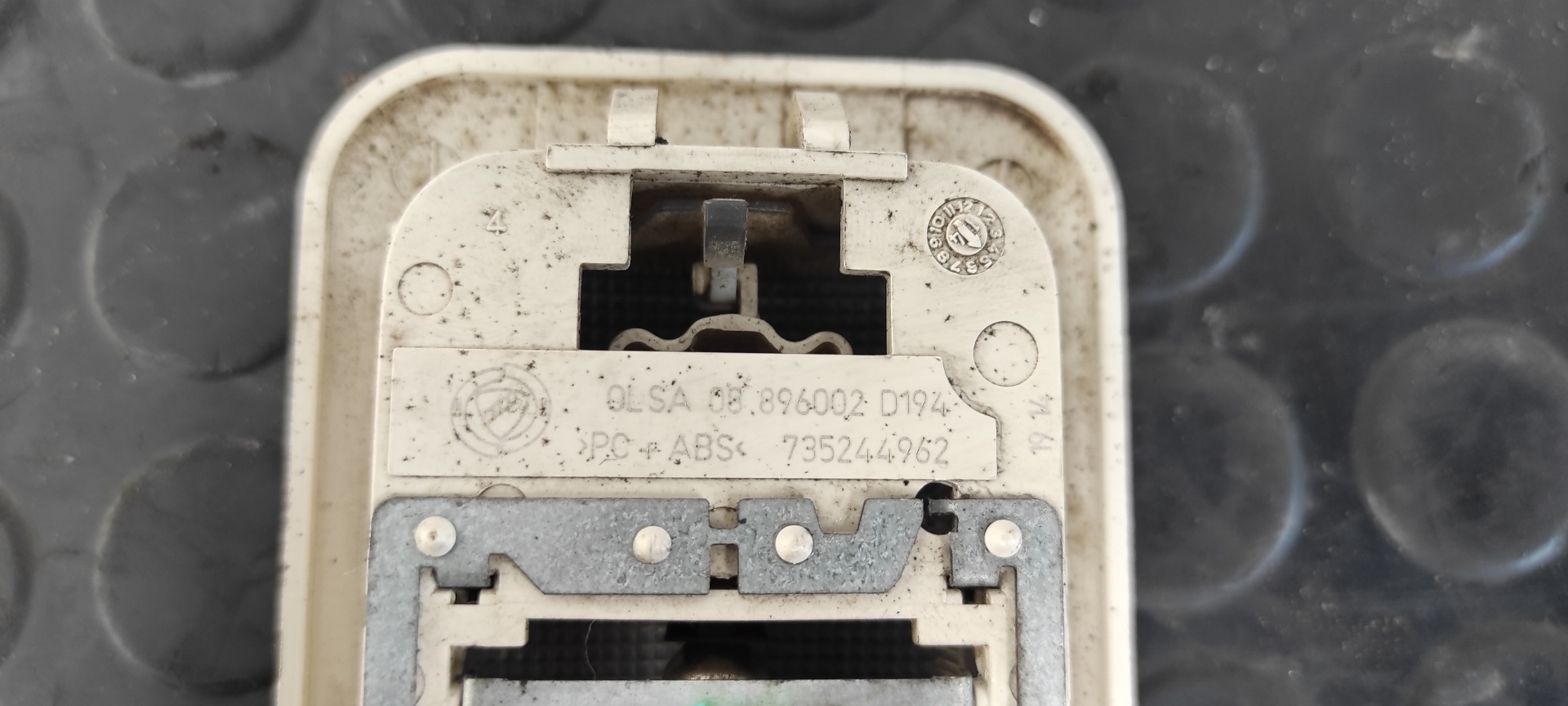 LUZ INTERIOR FIAT 500 CABRIO (150) - vista 4