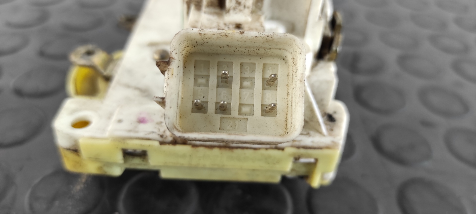 CERRADURA PUERTA DELANTERA DERECHA FORD FOCUS BERLINA (CAK) - vista 3