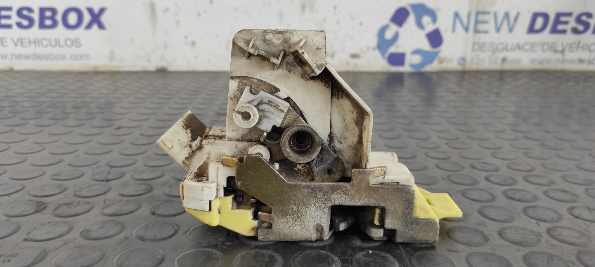 CERRADURA PUERTA DELANTERA DERECHA FORD FOCUS BERLINA (CAK) - vista 6