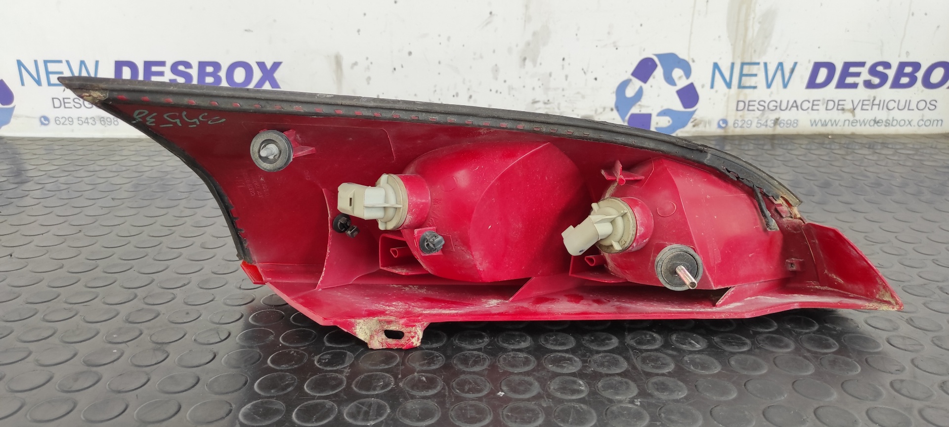 PILOTO TRASERO IZQUIERDO FORD FOCUS BERLINA (CAK) - vista 7