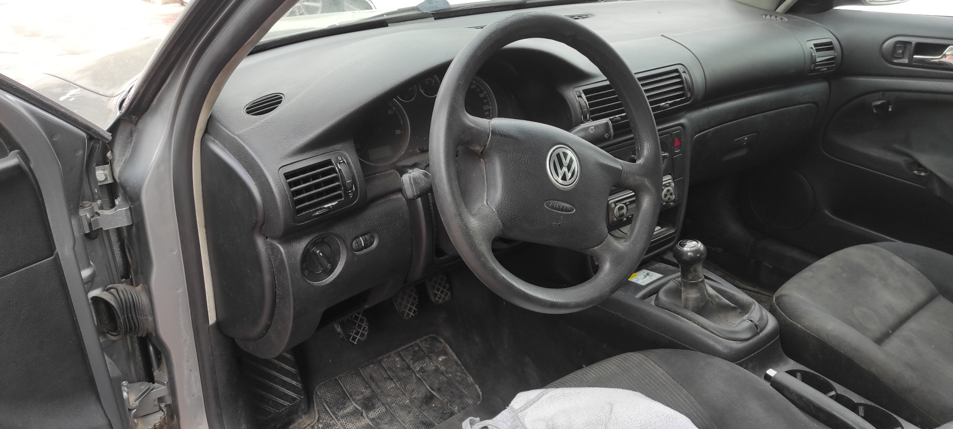 CINTURON TRASERO DERECHO VOLKSWAGEN PASSAT BERLINA (3B3) - vista 12