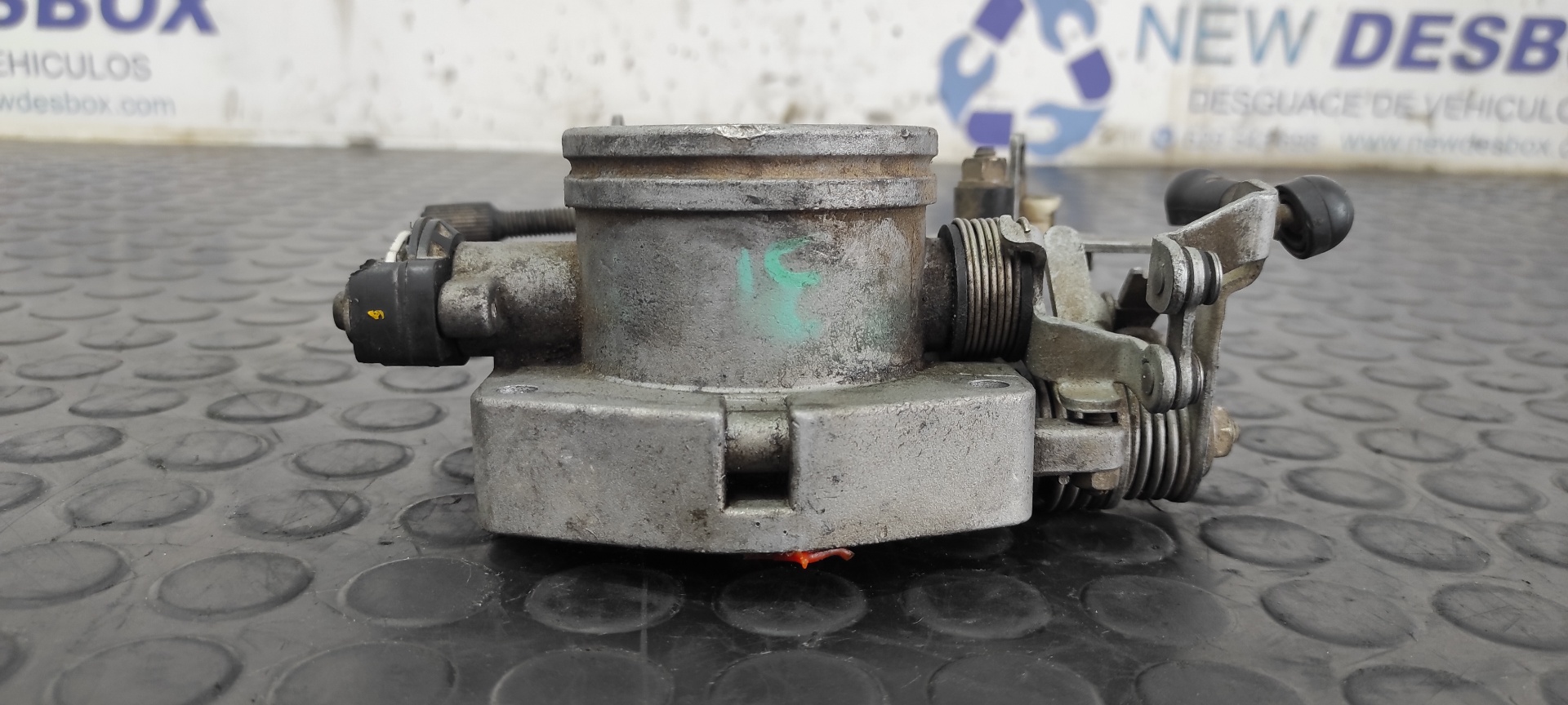 CAJA MARIPOSA BMW SERIE 3 BERLINA (E36) - vista 3