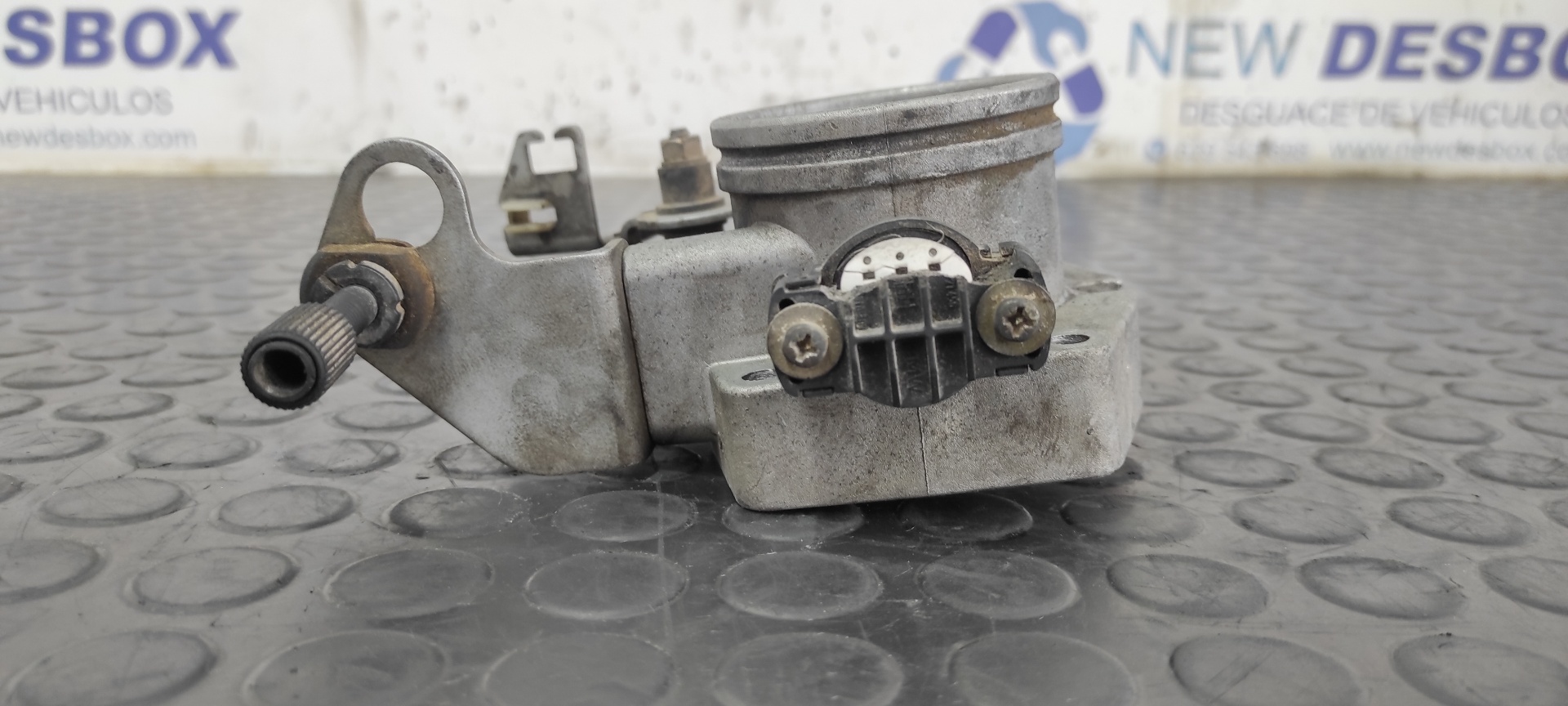 CAJA MARIPOSA BMW SERIE 3 BERLINA (E36) - vista 2