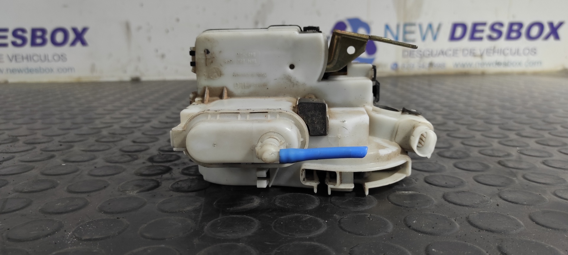 CERRADURA PUERTA DELANTERA DERECHA VOLKSWAGEN POLO BERLINA (6N1) - vista 4