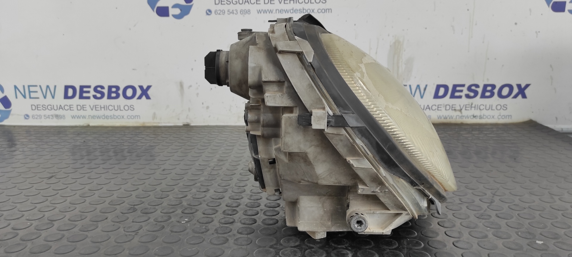 FARO DERECHO MERCEDES-BENZ CLASE C (W203) BERLINA - vista 4