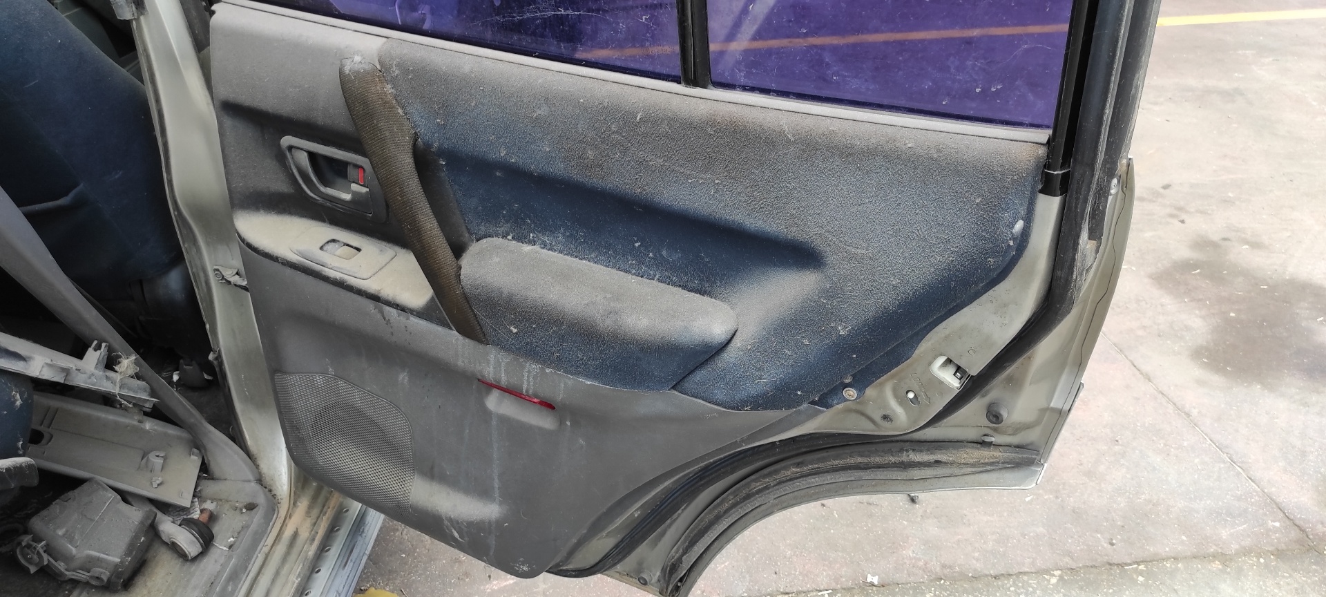 PUERTA TRASERA IZQUIERDA MITSUBISHI MONTERO (V60/V70) - vista 6