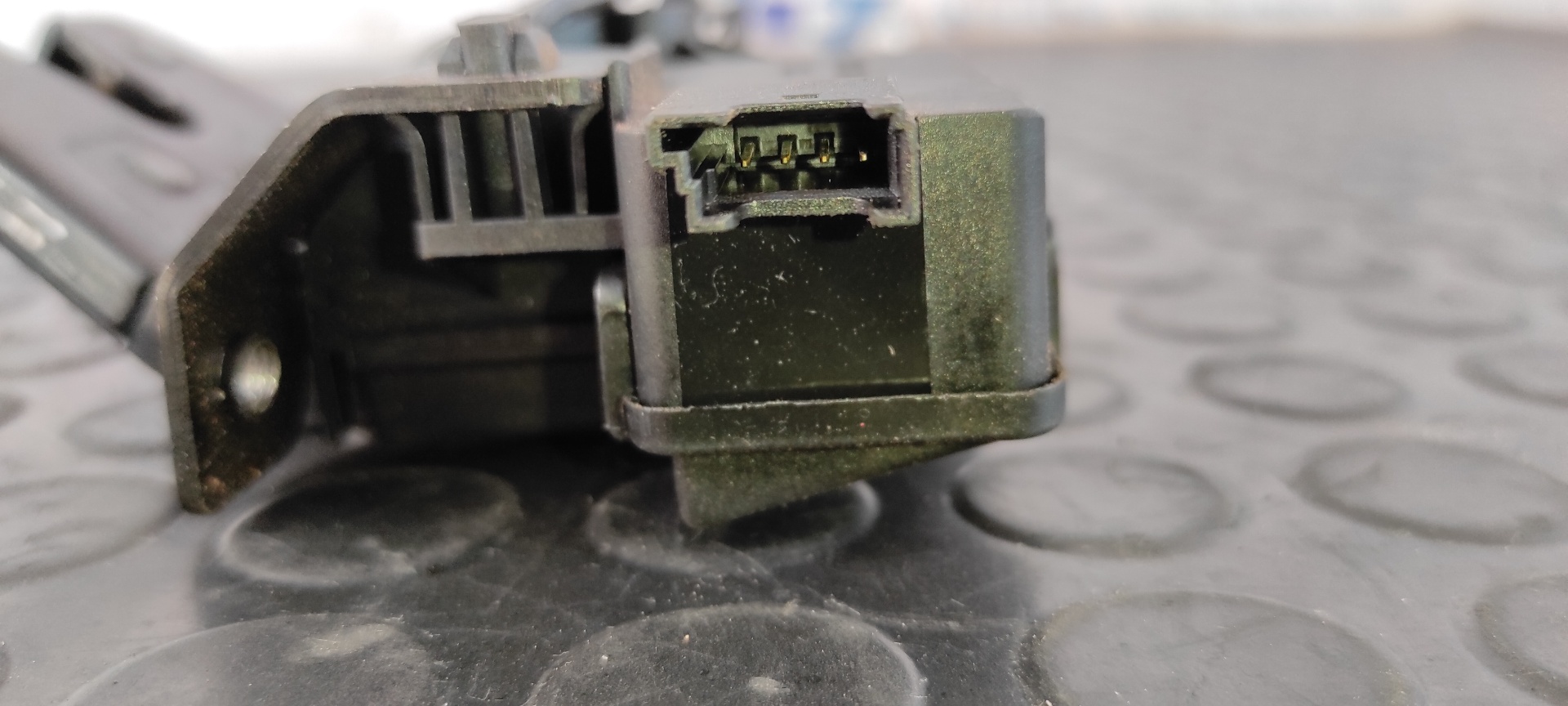 CERRADURA MALETERO / PORTON BMW SERIE 3 BERLINA (E90) - vista 2