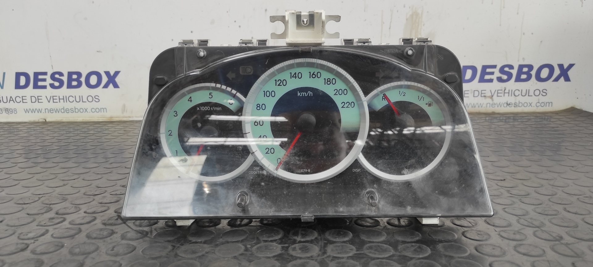 CUADRO INSTRUMENTOS TOYOTA COROLLA VERSO (R1)