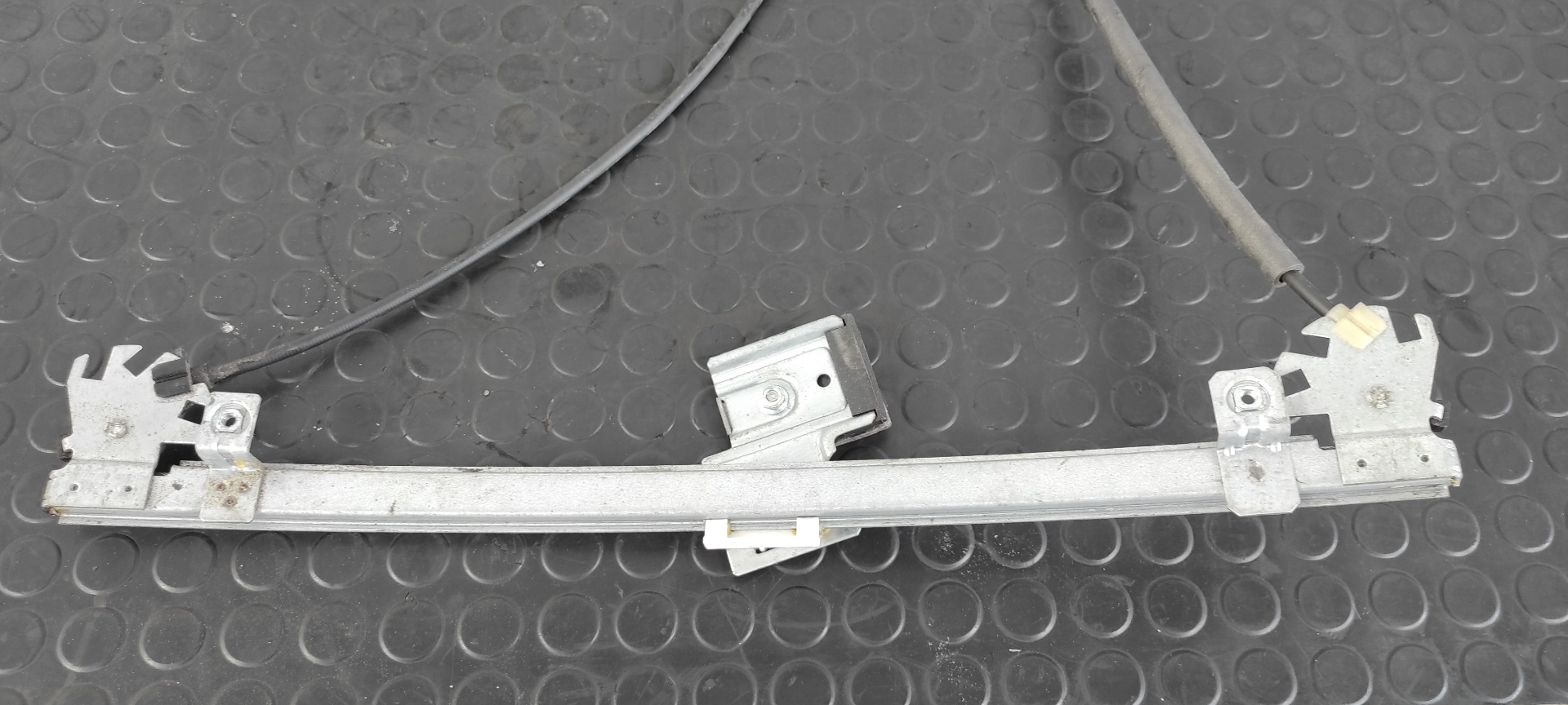 ELEVALUNAS DELANTERO DERECHO VOLKSWAGEN POLO BERLINA (6N1) - vista 2