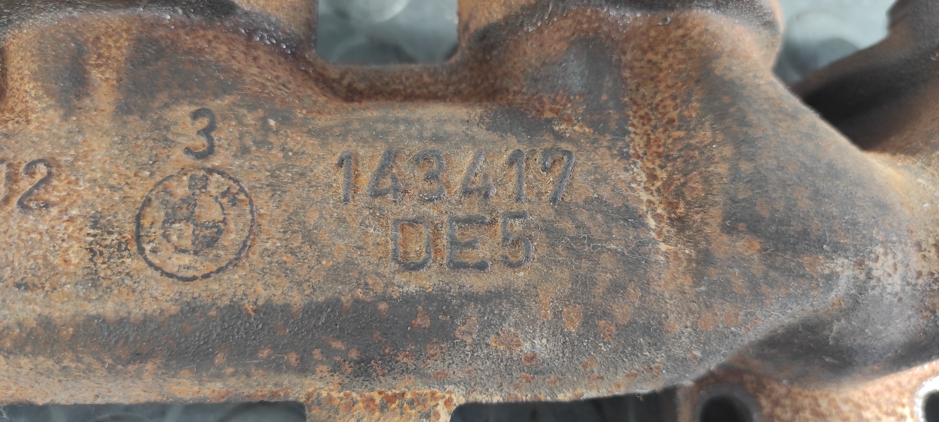 COLECTOR ESCAPE BMW SERIE 3 BERLINA (E90) - vista 4