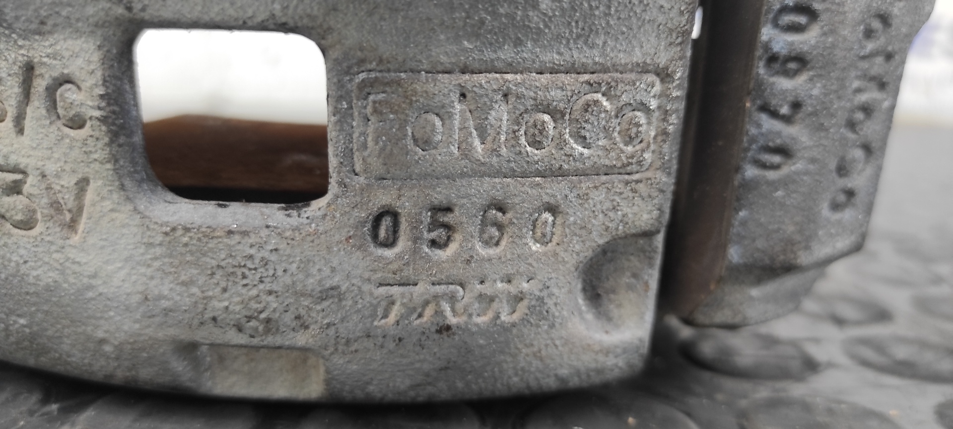 PINZA DE FRENO DELANTERA DERECHA FORD FIESTA (CB1) - vista 3