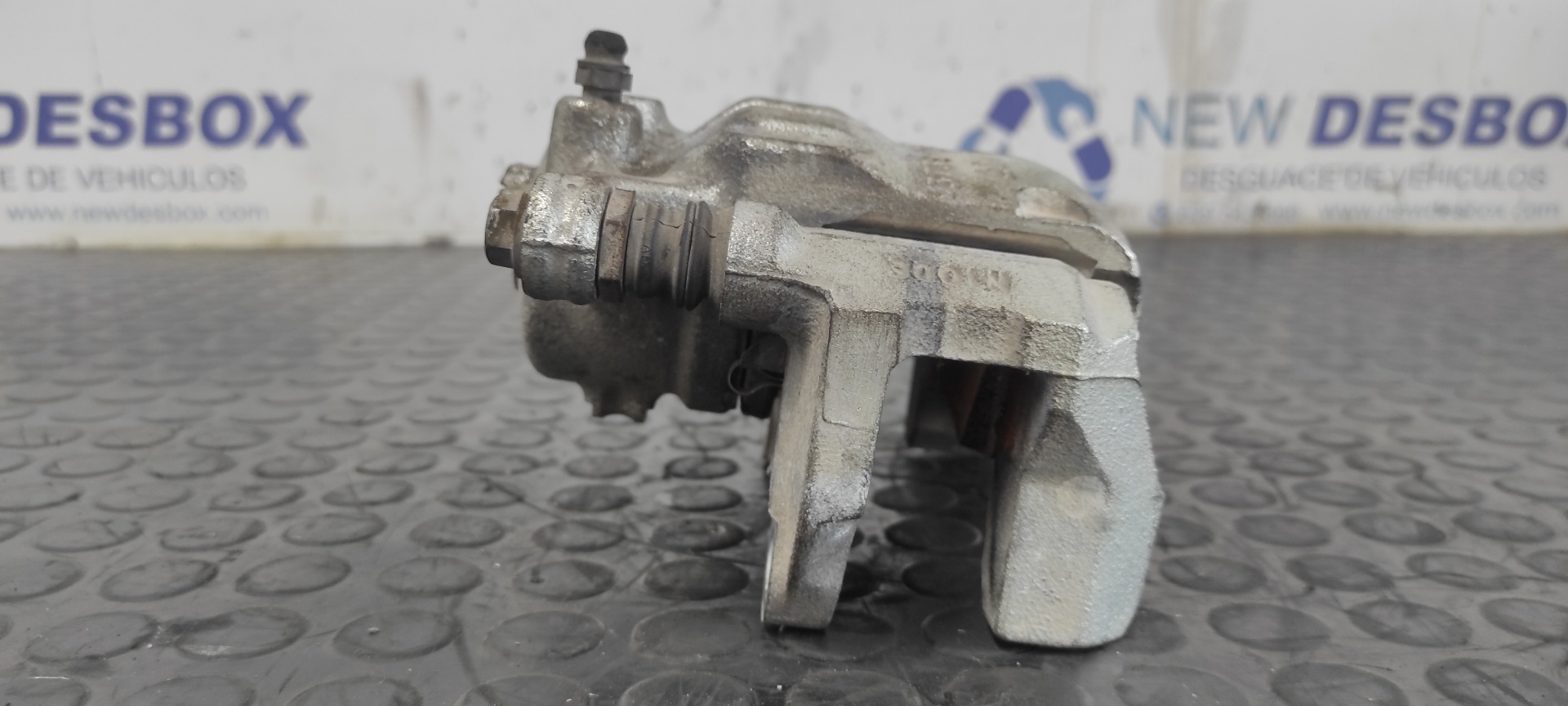 PINZA DE FRENO DELANTERA DERECHA FORD FIESTA (CB1) - vista 2