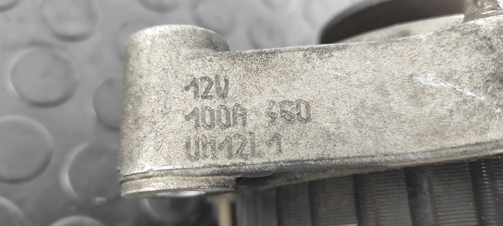 ALTERNADOR OPEL ASTRA G BERLINA 1.7 TURBODIESEL CAT (X 17 DTL / 2H8) - vista 3