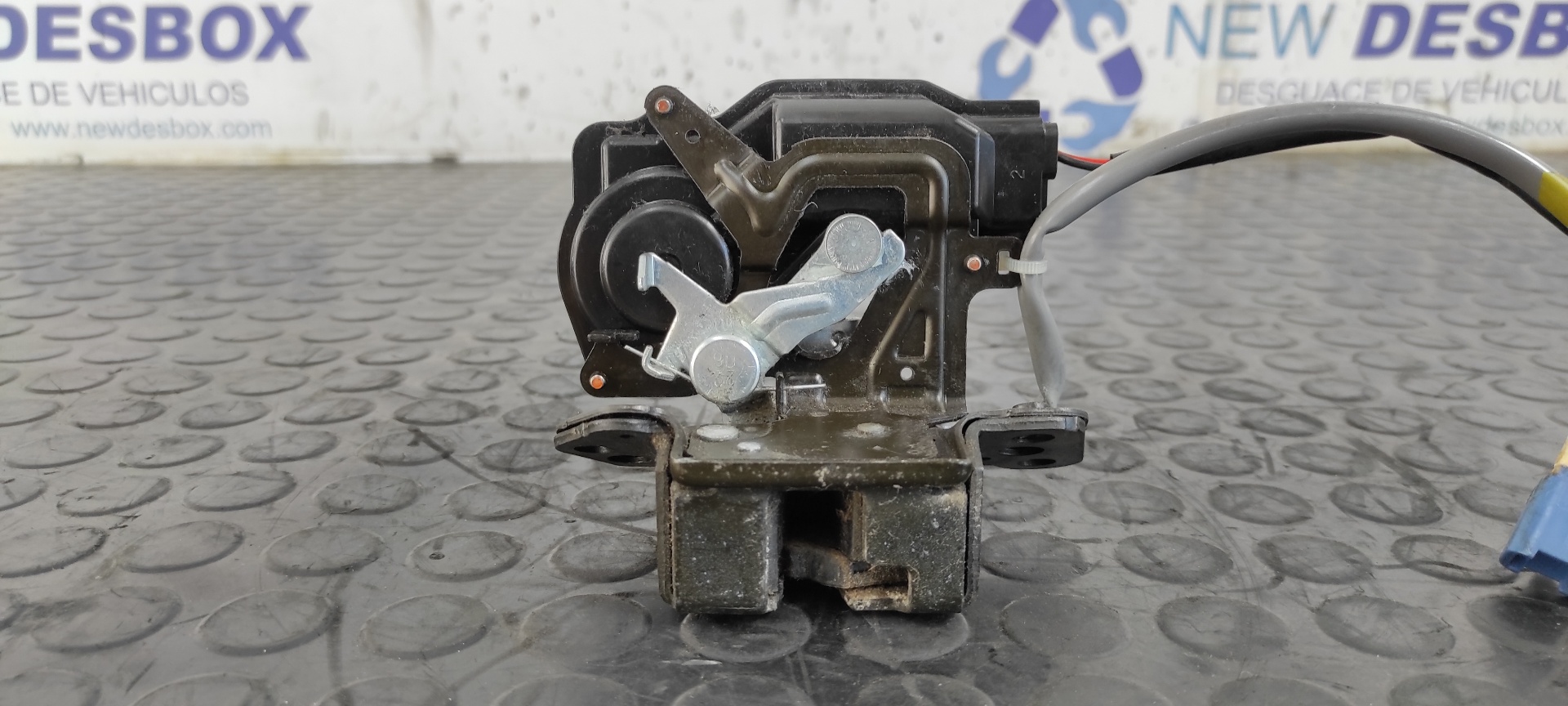 CERRADURA MALETERO / PORTON TOYOTA COROLLA VERSO (R1)