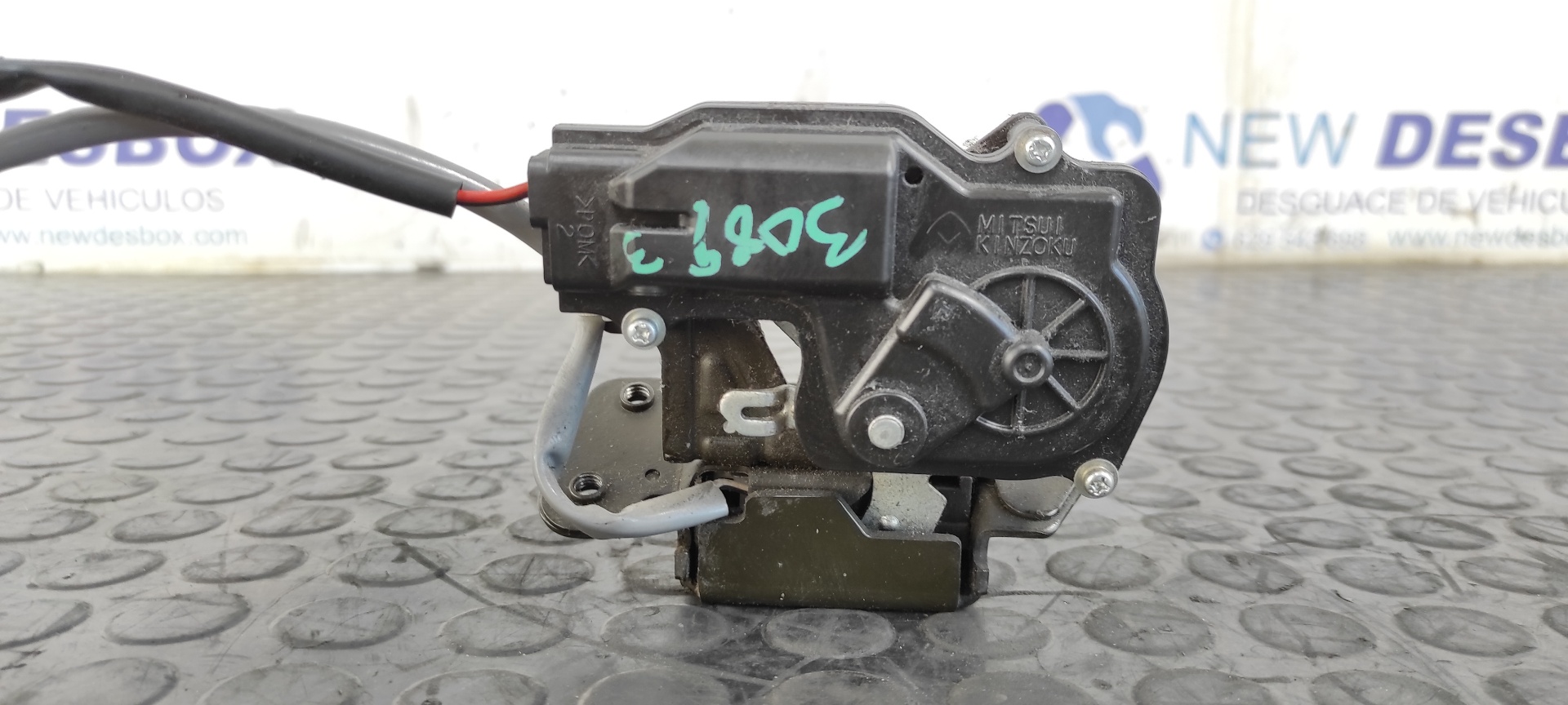 CERRADURA MALETERO / PORTON TOYOTA COROLLA VERSO (R1) - vista 2