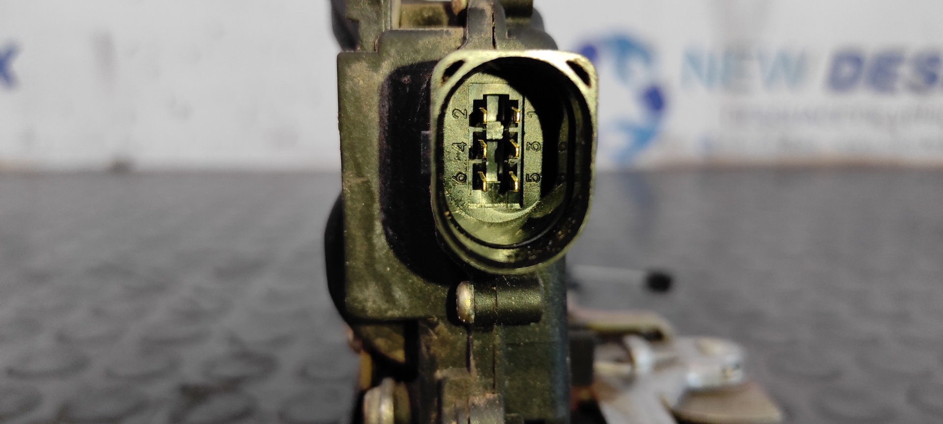 CERRADURA PUERTA TRASERA IZQUIERDA VOLKSWAGEN PASSAT BERLINA (3B3) - vista 4