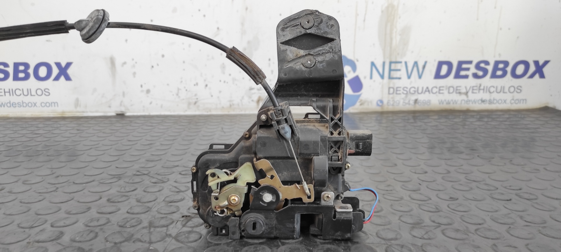 CERRADURA PUERTA TRASERA IZQUIERDA VOLKSWAGEN PASSAT BERLINA (3B3) - vista 6