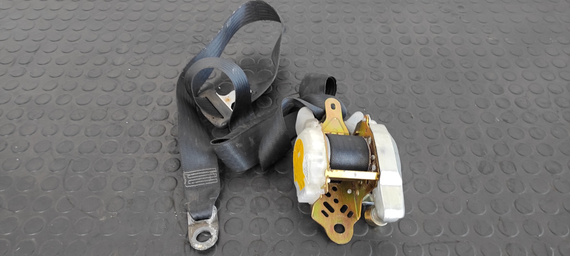 CINTURON DELANTERO DERECHO TOYOTA COROLLA VERSO (R1)