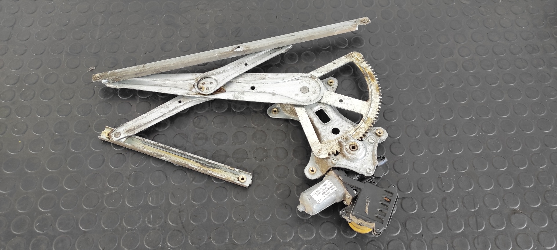 ELEVALUNAS TRASERO IZQUIERDO TOYOTA COROLLA VERSO (R1) - vista 2