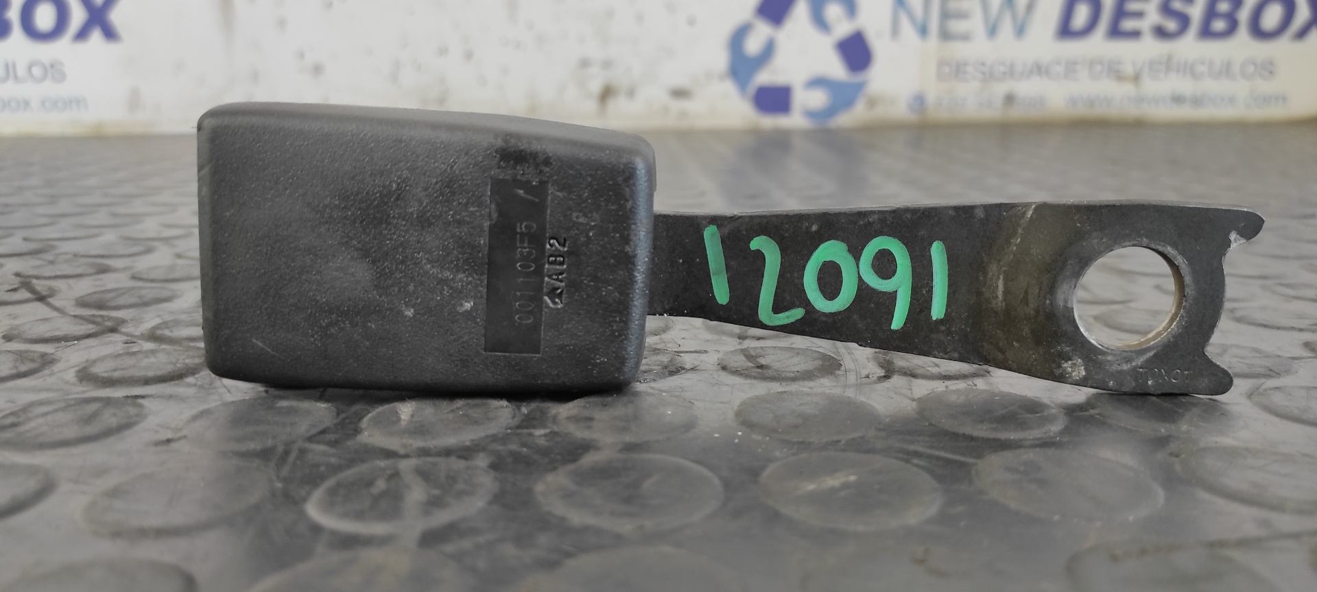 ENGANCHE CINTURON DELANTERO DERECHO MITSUBISHI MONTERO (V60/V70) - vista 4