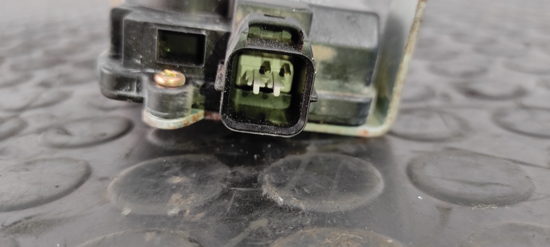 CERRADURA PUERTA TRASERA IZQUIERDA MITSUBISHI MONTERO (V60/V70) - vista 4