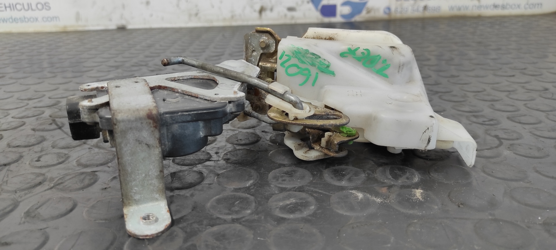 CERRADURA PUERTA TRASERA DERECHA MITSUBISHI MONTERO (V60/V70) - vista 6