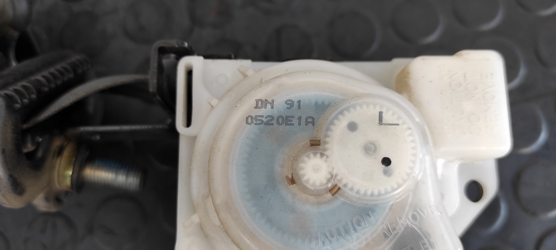 CINTURON TRASERO IZQUIERDO MITSUBISHI MONTERO (V60/V70) - vista 4