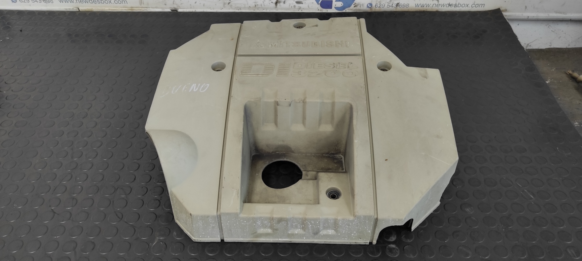 TAPA MOTOR MITSUBISHI MONTERO (V60/V70)