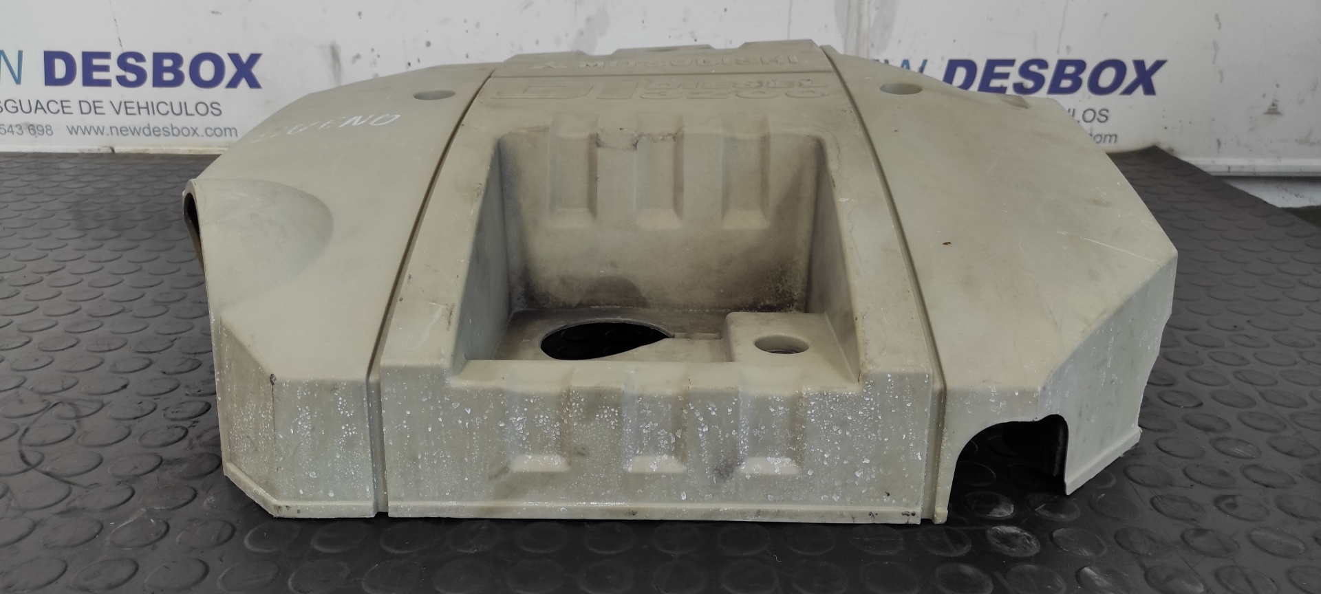 TAPA MOTOR MITSUBISHI MONTERO (V60/V70) - vista 5