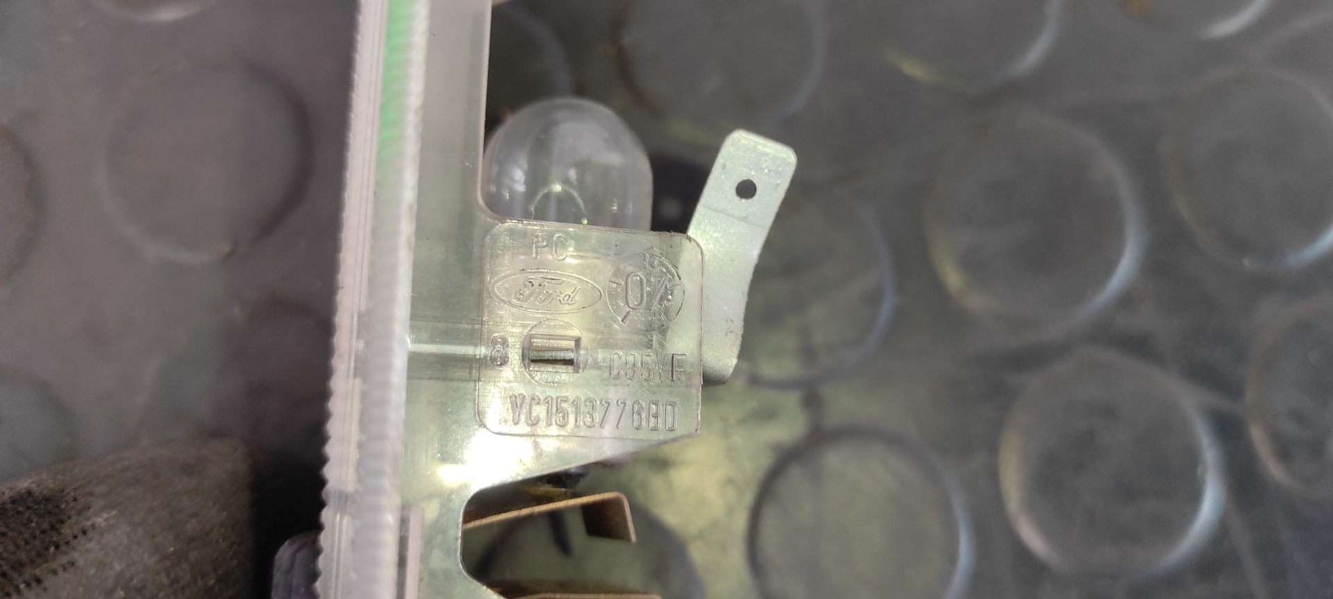 LUZ INTERIOR FORD TRANSIT CAJA ABIERTA '06 - vista 2