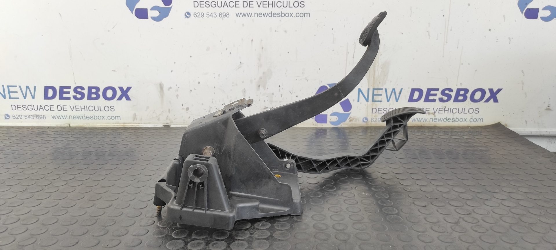 PEDAL FRENO PEUGEOT BOXER CAJA CERR. ACRISTALADO (RS3200)(230)(->'02) - vista 4