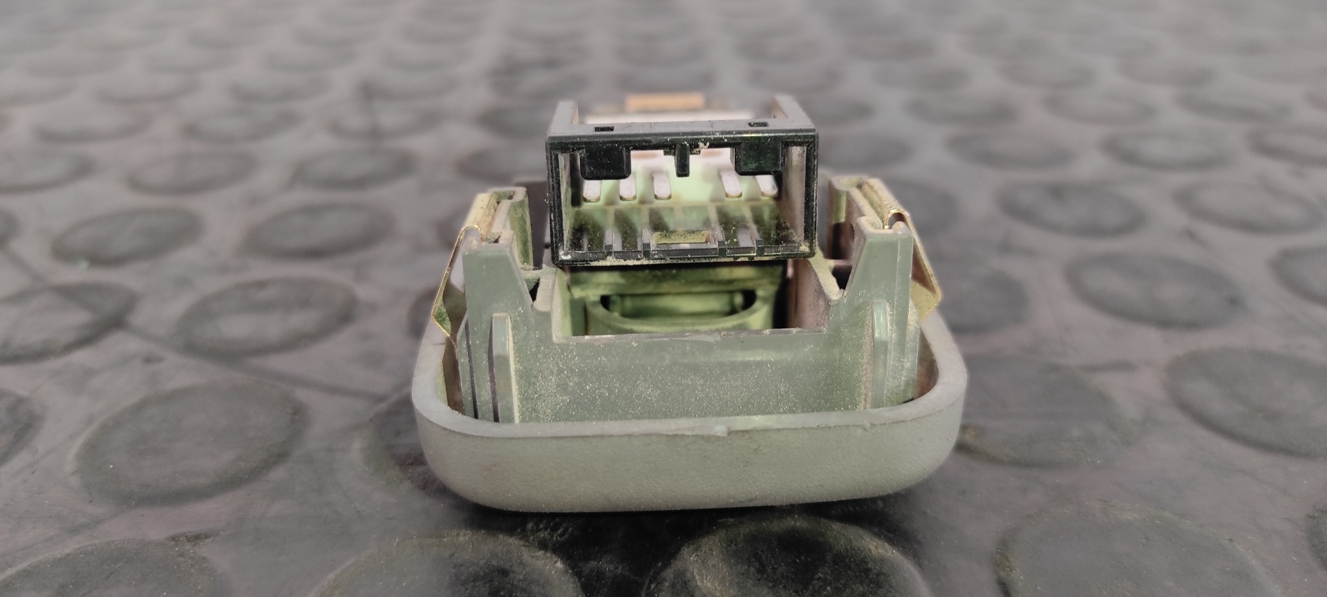 MANDO ELEVALUNAS DELANTERO DERECHO FORD RANGER (ER) - vista 3