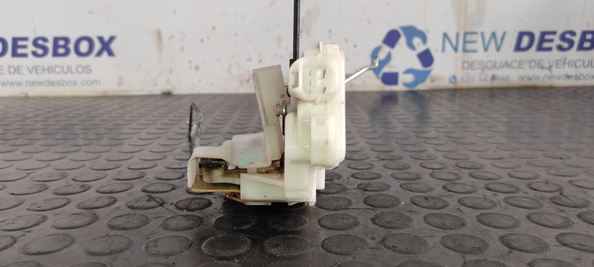 CERRADURA PUERTA DELANTERA DERECHA MITSUBISHI MONTERO (V60/V70) - vista 4