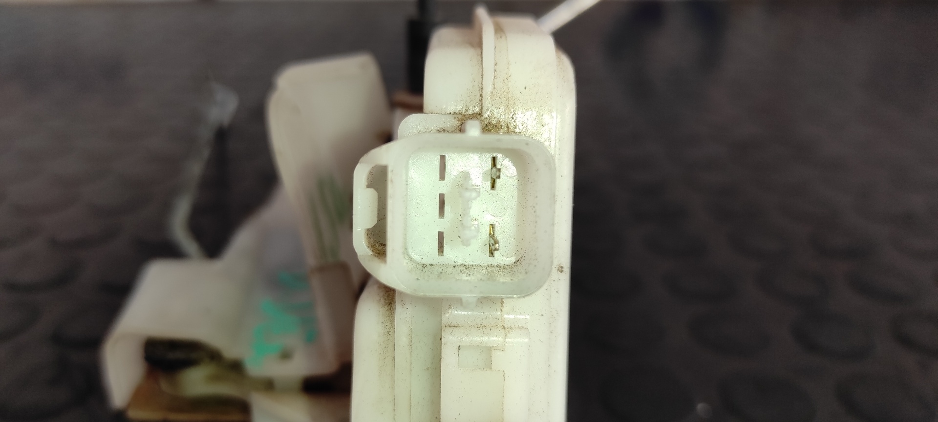 CERRADURA PUERTA DELANTERA DERECHA MITSUBISHI MONTERO (V60/V70) - vista 3