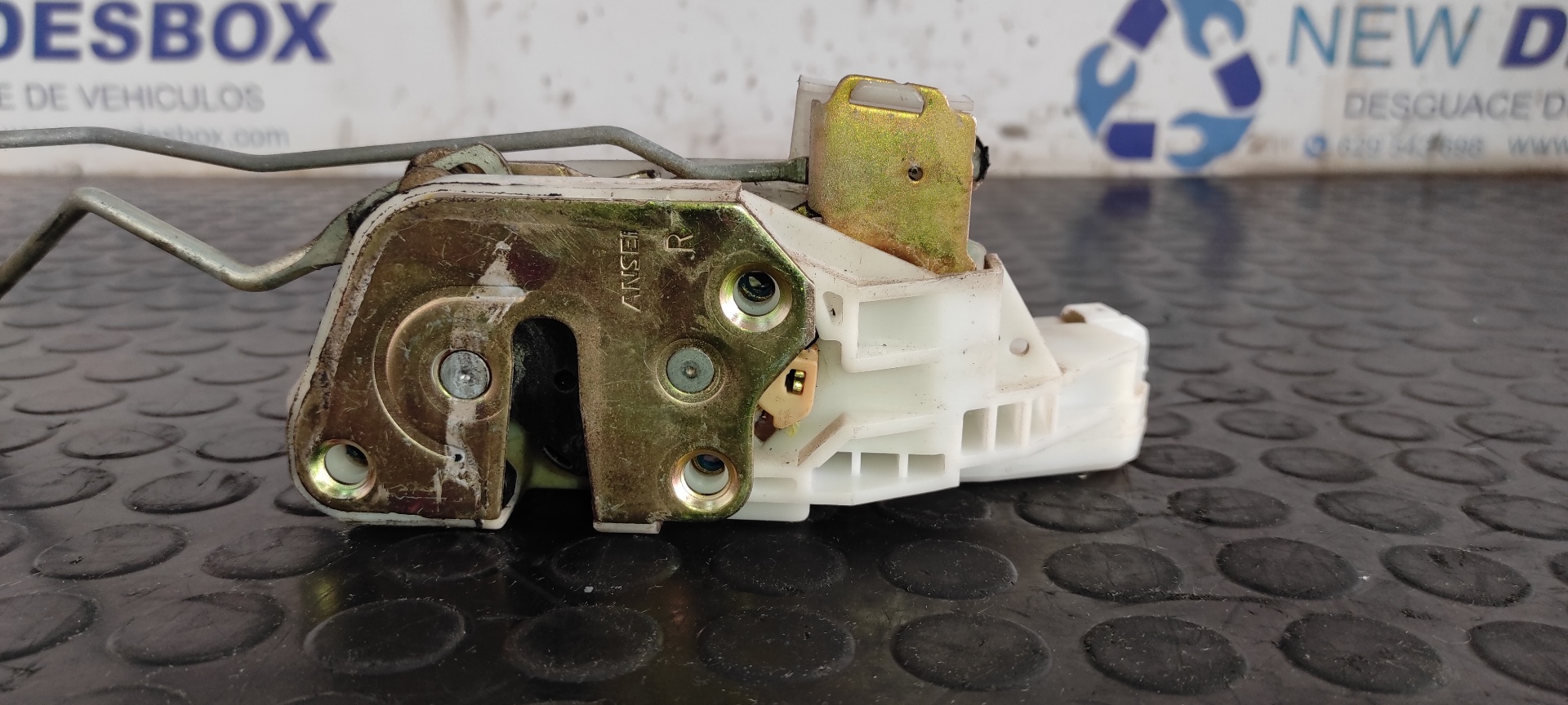 CERRADURA PUERTA DELANTERA DERECHA MITSUBISHI MONTERO (V60/V70) - vista 2