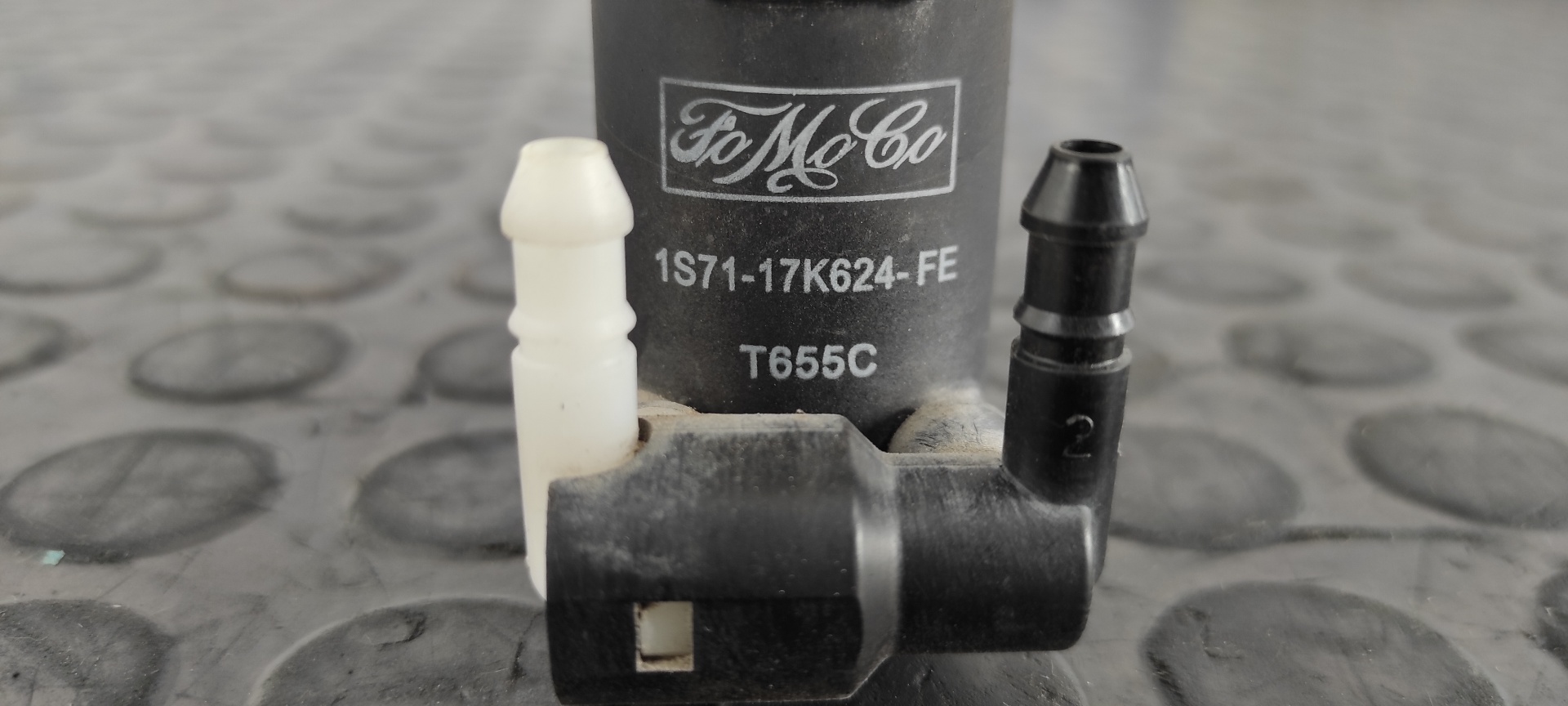 BOMBA LIMPIA FORD KUGA (CBS) - vista 2