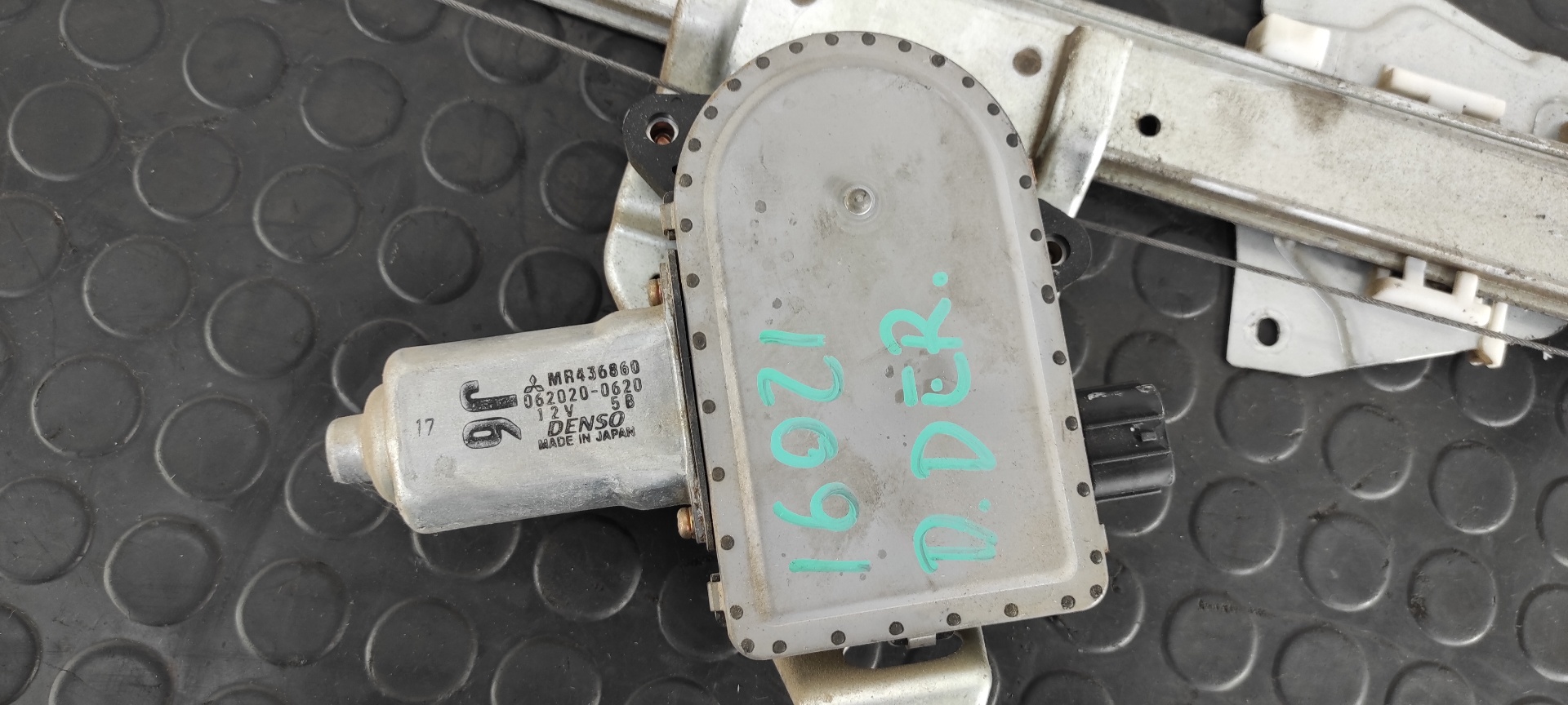 ELEVALUNAS DELANTERO DERECHO MITSUBISHI MONTERO (V60/V70) - vista 4