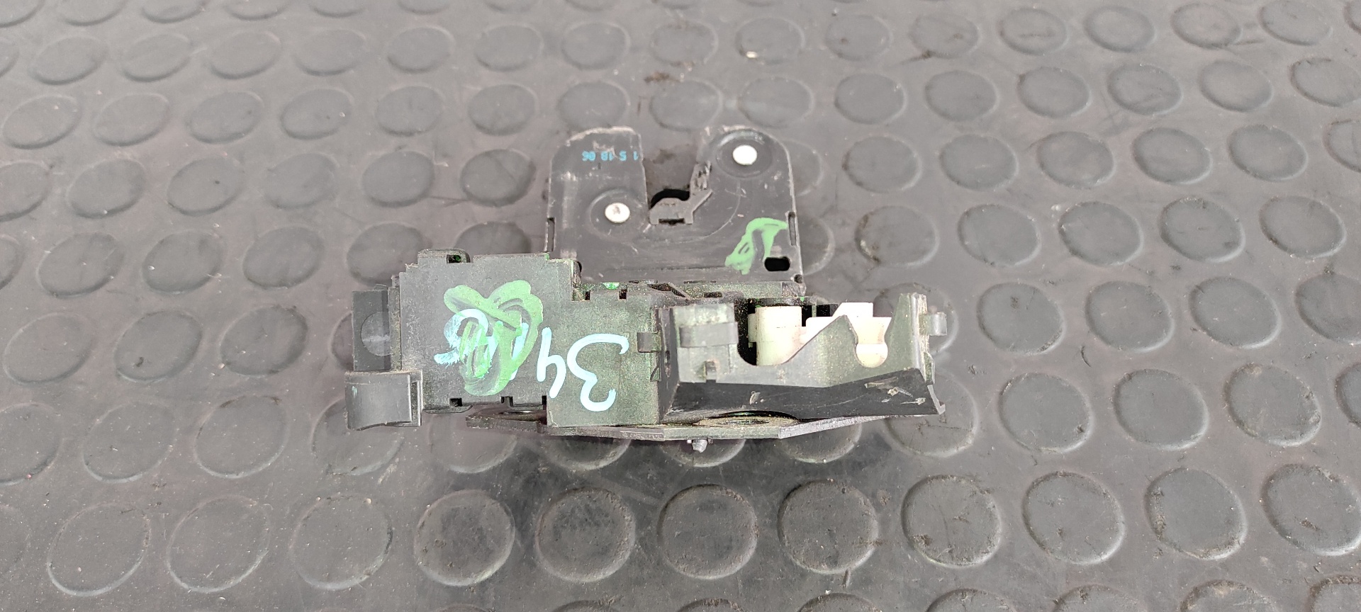 CERRADURA MALETERO / PORTON AUDI A4 AVANT (8E) - vista 5