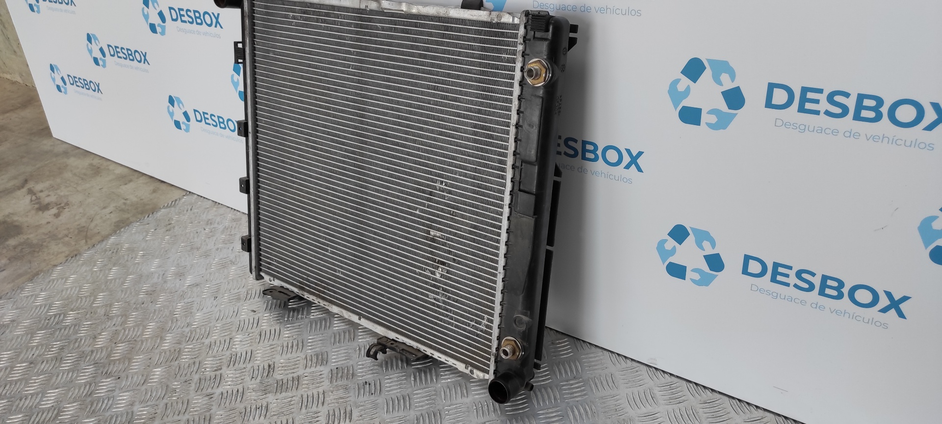 RADIADOR AGUA MERCEDES-BENZ CLASE E (W124) BERLINA - vista 3