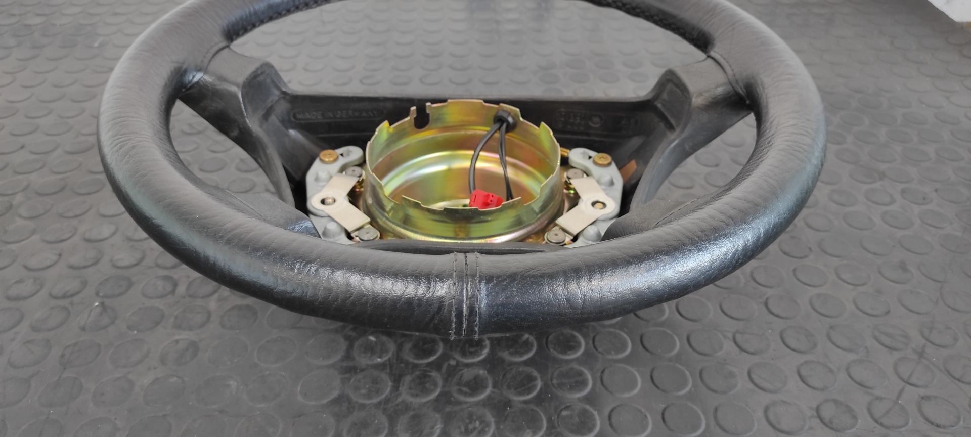 VOLANTE MERCEDES-BENZ CLASE E (W124) BERLINA - vista 4