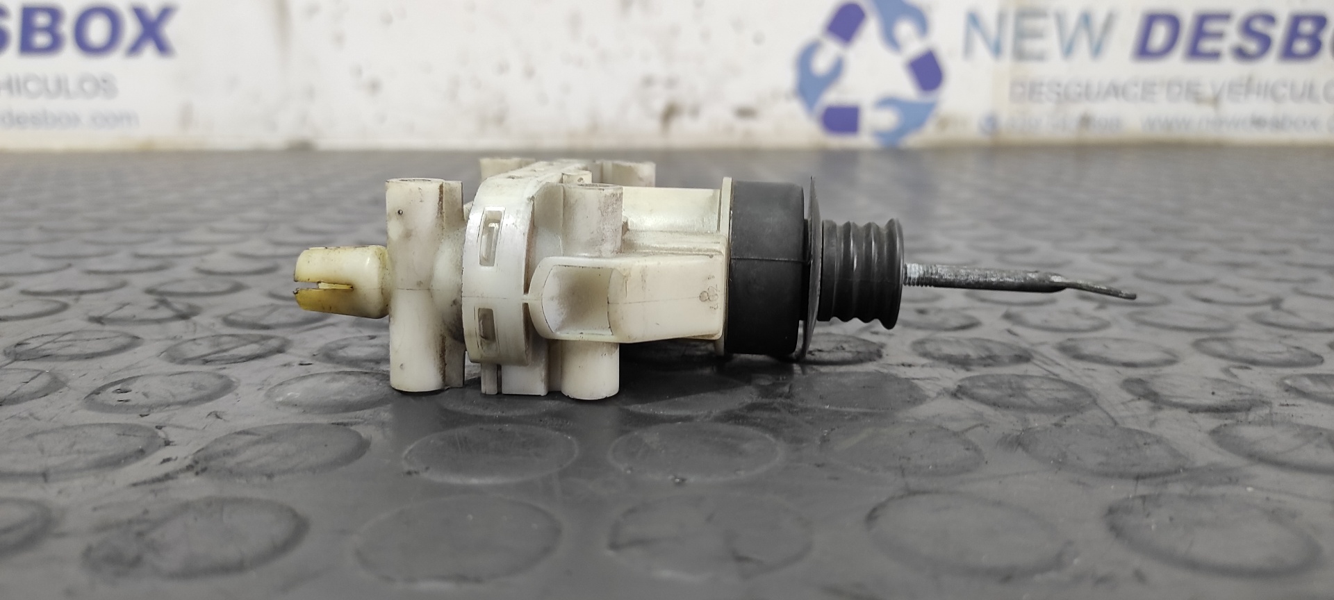 MOTOR CIERRE CENTRALIZADO DELANTERO IZQUIERDO MERCEDES-BENZ CLASE E (W124) BERLINA - vista 3