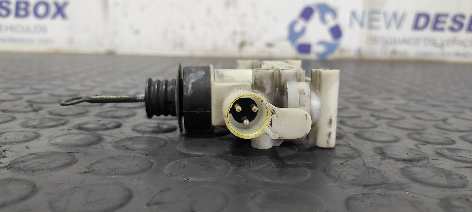 MOTOR CIERRE CENTRALIZADO DELANTERO IZQUIERDO MERCEDES-BENZ CLASE E (W124) BERLINA - vista 4